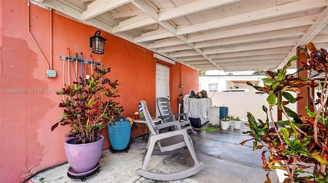 10420 NW 35th Pl, Miami, FL 33147