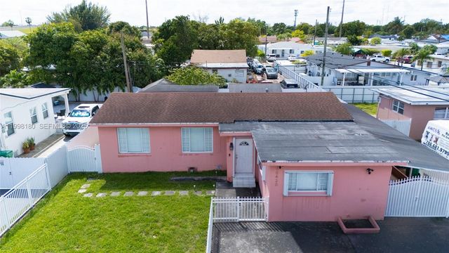 10420 NW 35th Pl, Miami, FL 33147
