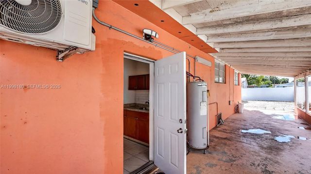 10420 NW 35th Pl, Miami, FL 33147