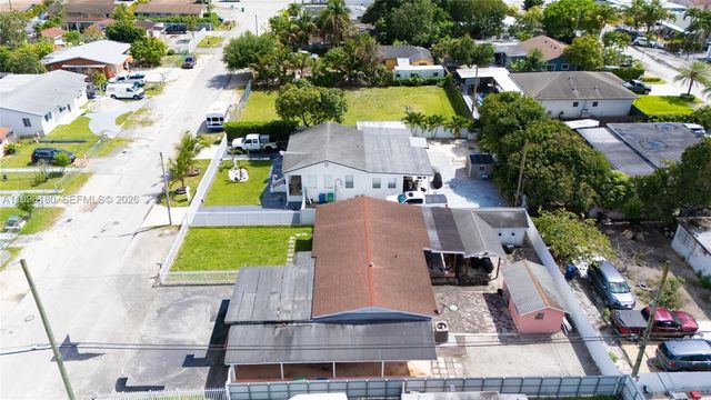 10420 NW 35th Pl, Miami, FL 33147