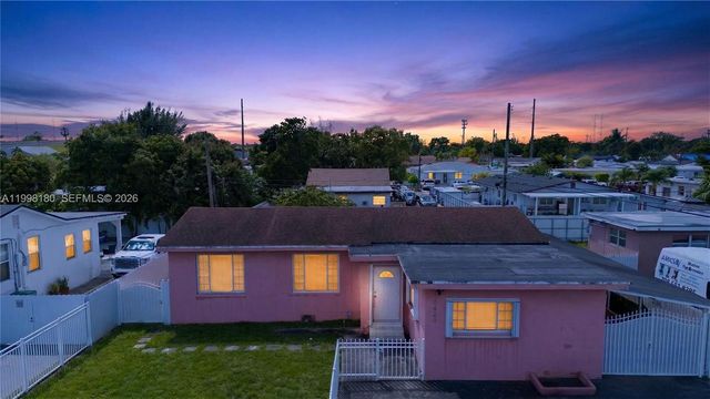 10420 NW 35th Pl, Miami, FL 33147