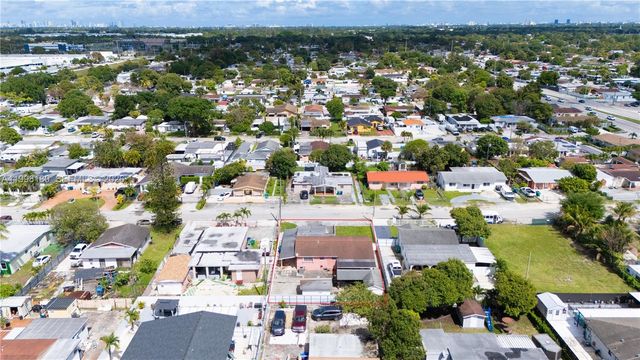 10420 NW 35th Pl, Miami, FL 33147