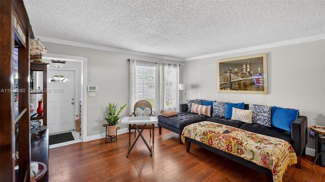 10420 NW 35th Pl, Miami, FL 33147