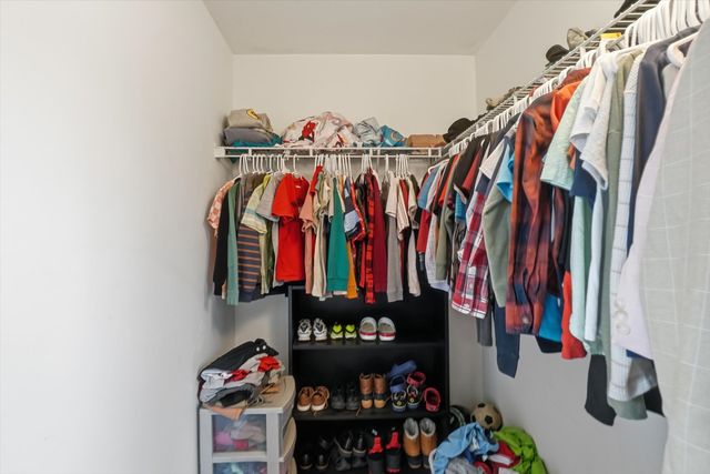 4223 W 76th Street 204, Chicago, IL 60652