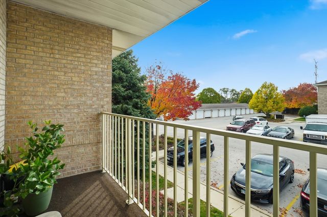 4223 W 76th Street 204, Chicago, IL 60652