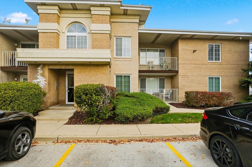 4223 W 76th Street 204, Chicago, IL 60652