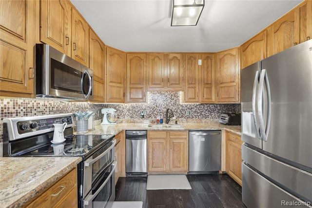 50661 Jim Drive, Chesterfield, MI 48047