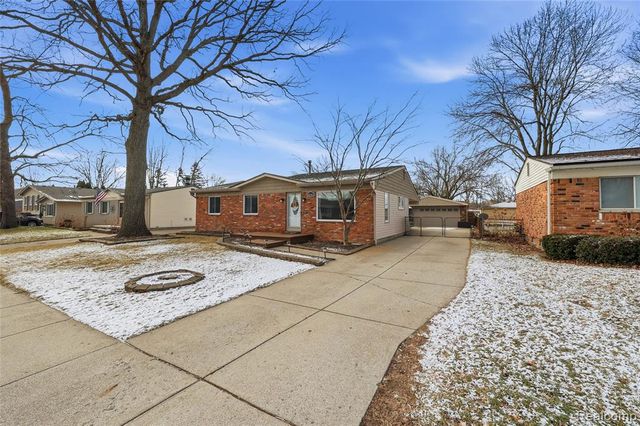 50661 Jim Drive, Chesterfield, MI 48047