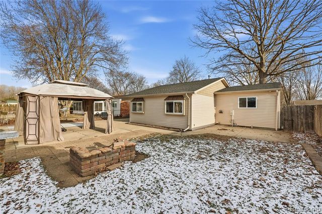 50661 Jim Drive, Chesterfield, MI 48047