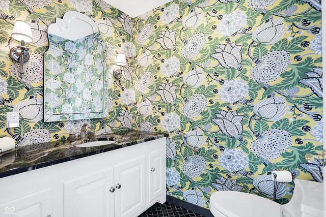 2505 Riverside Drive, Columbus, IN 47201