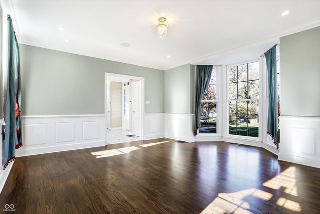 2505 Riverside Drive, Columbus, IN 47201