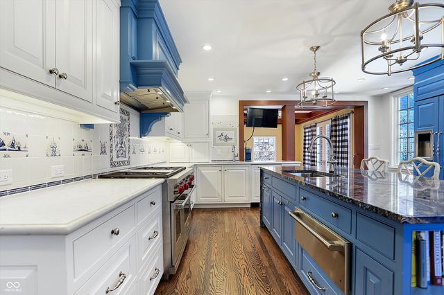 2505 Riverside Drive, Columbus, IN 47201