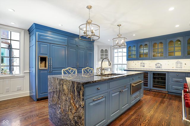 2505 Riverside Drive, Columbus, IN 47201