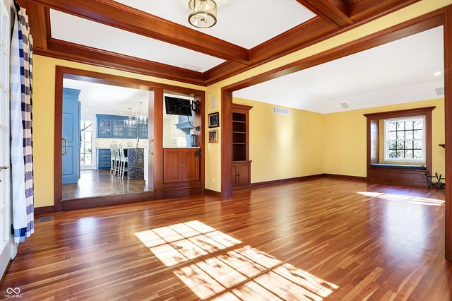 2505 Riverside Drive, Columbus, IN 47201