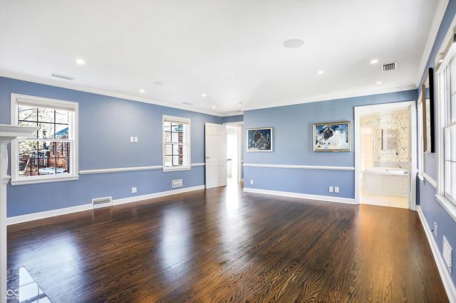 2505 Riverside Drive, Columbus, IN 47201