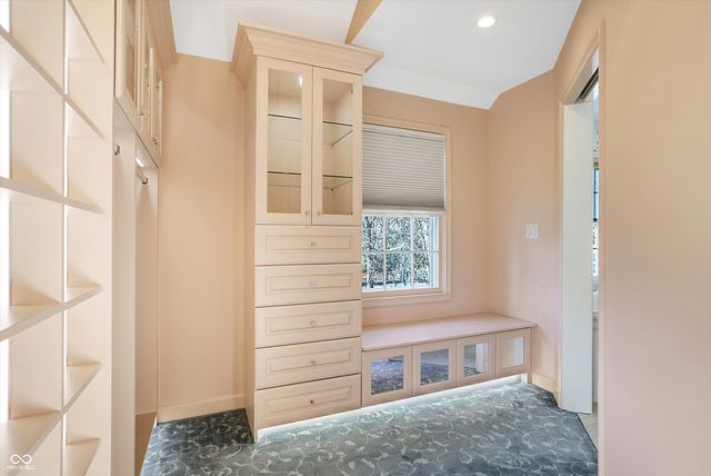 2505 Riverside Drive, Columbus, IN 47201