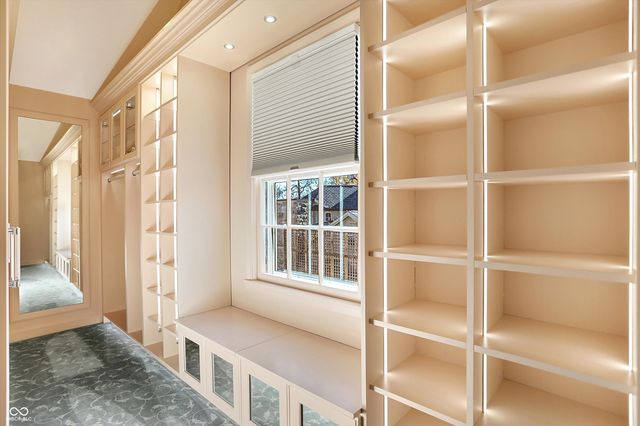 2505 Riverside Drive, Columbus, IN 47201