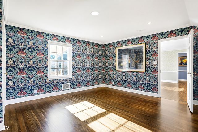 2505 Riverside Drive, Columbus, IN 47201