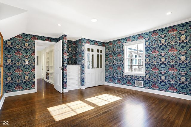 2505 Riverside Drive, Columbus, IN 47201