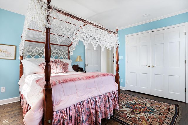 2505 Riverside Drive, Columbus, IN 47201