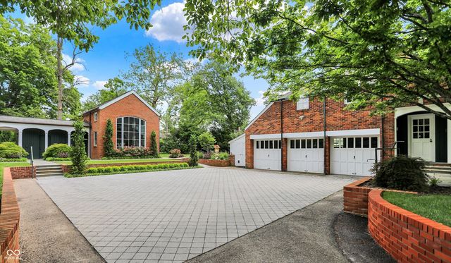 2505 Riverside Drive, Columbus, IN 47201