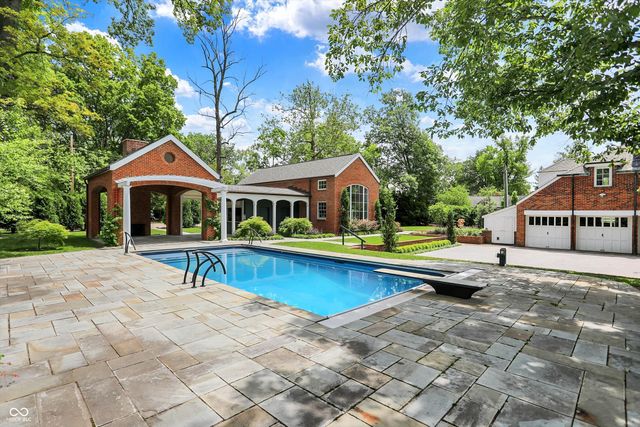 2505 Riverside Drive, Columbus, IN 47201