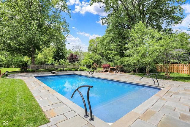 2505 Riverside Drive, Columbus, IN 47201