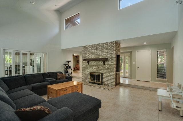 4400 RIDGEMONT DRIVE, Wichita Falls, TX 76309