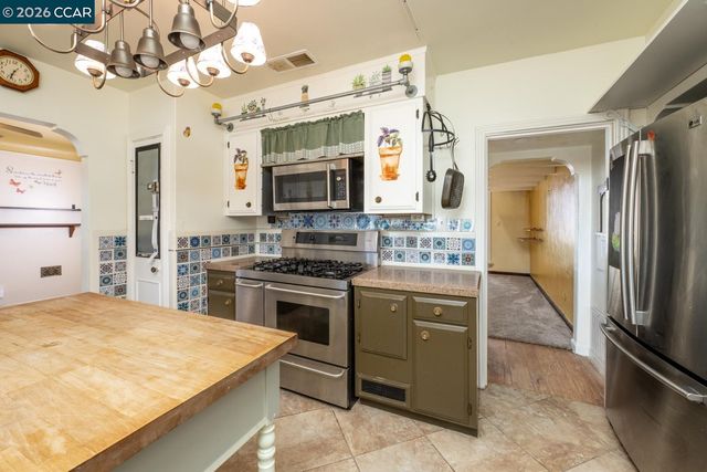 477 W 10Th St, Pittsburg, CA 94565