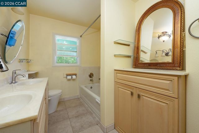 477 W 10Th St, Pittsburg, CA 94565