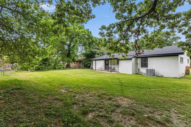 202 Elizabeth Ave., Petal, MS 39465