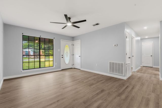 202 Elizabeth Ave., Petal, MS 39465