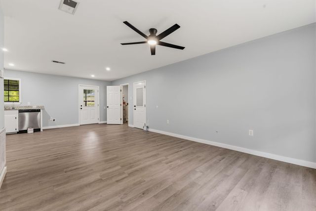 202 Elizabeth Ave., Petal, MS 39465