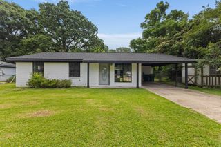 202 Elizabeth Ave., Petal, MS 39465