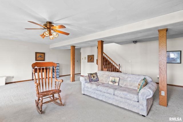 407 CHARTER OAK Drive, Sherman, IL 62684