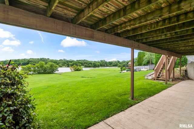 407 CHARTER OAK Drive, Sherman, IL 62684