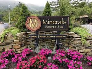 2 Chamonix Dr 402, Vernon Twp., NJ 07462
