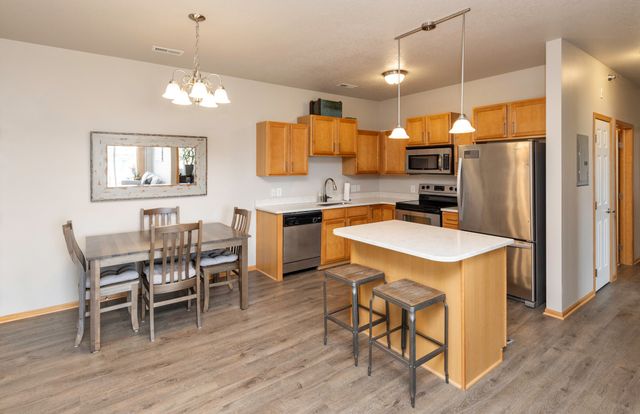 1805 SW White Birch Circle 6, Ankeny, IA 50023