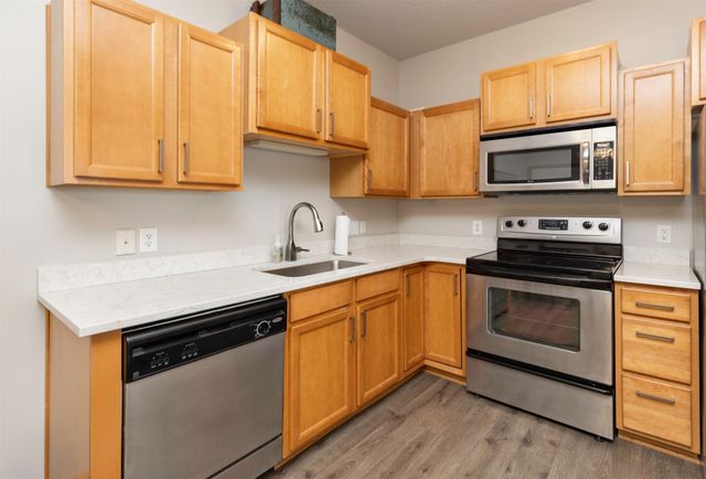 1805 SW White Birch Circle 6, Ankeny, IA 50023