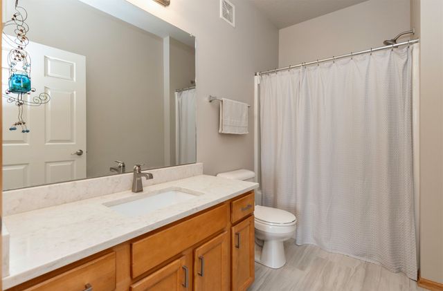 1805 SW White Birch Circle 6, Ankeny, IA 50023