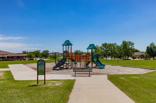 1805 SW White Birch Circle 6, Ankeny, IA 50023