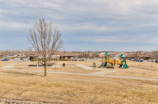 1805 SW White Birch Circle 6, Ankeny, IA 50023