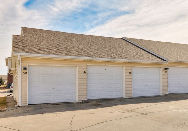 1805 SW White Birch Circle 6, Ankeny, IA 50023