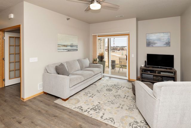 1805 SW White Birch Circle 6, Ankeny, IA 50023