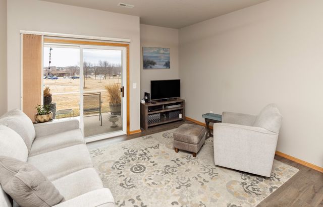 1805 SW White Birch Circle 6, Ankeny, IA 50023