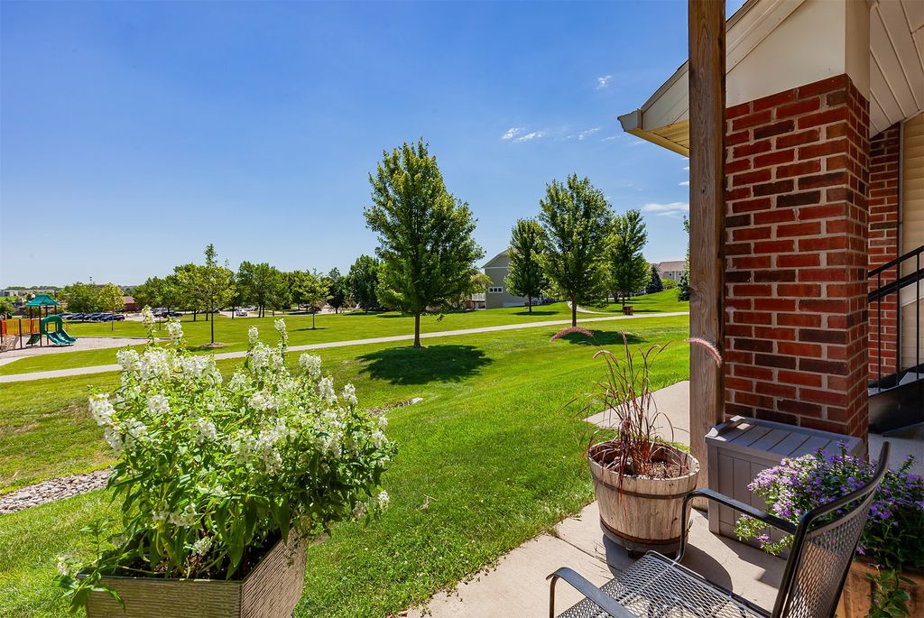 1805 SW White Birch Circle 6, Ankeny, IA 50023