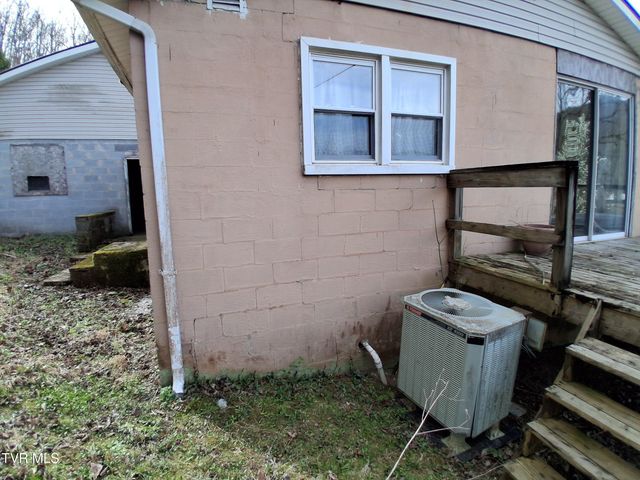 171 Hob Knob Drive, Gate City, VA 24251