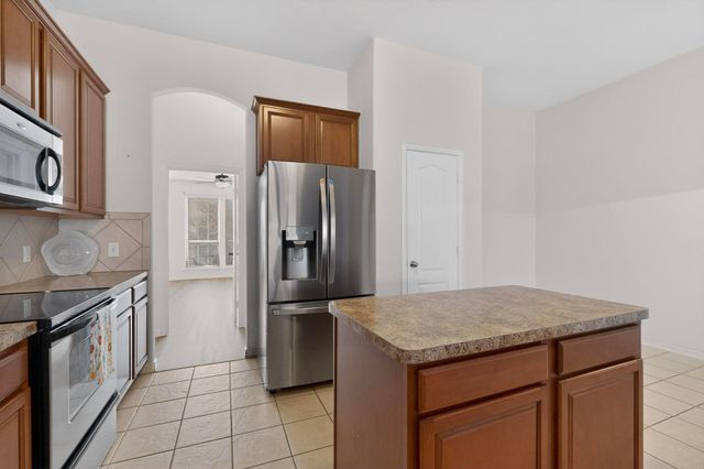 1605 Weeping Willow Lane, Arlington, TX 76002