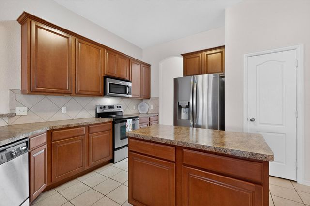 1605 Weeping Willow Lane, Arlington, TX 76002