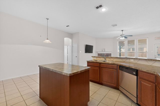 1605 Weeping Willow Lane, Arlington, TX 76002